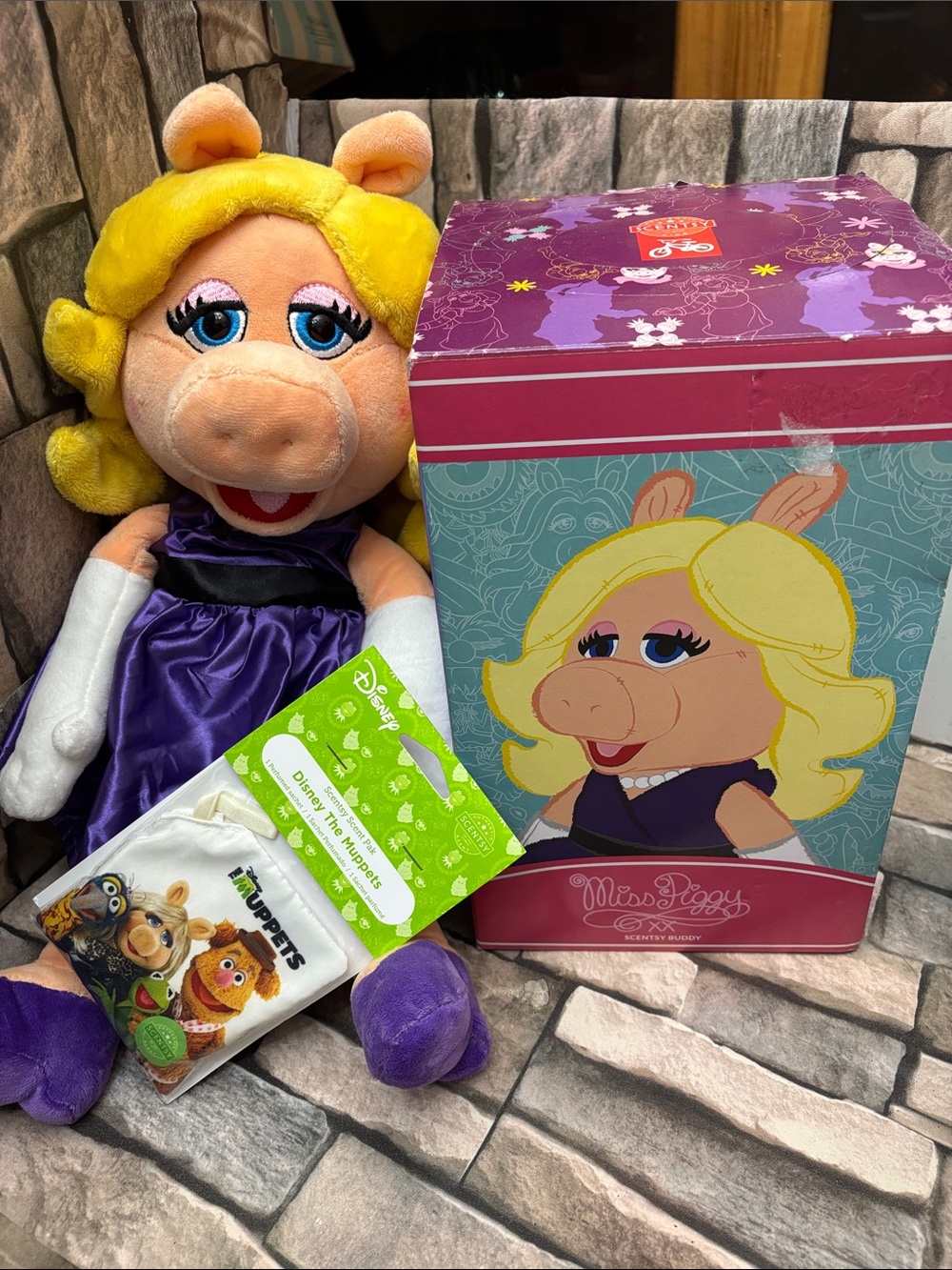 New Miss Piggy Scentsy Scent Buddy
